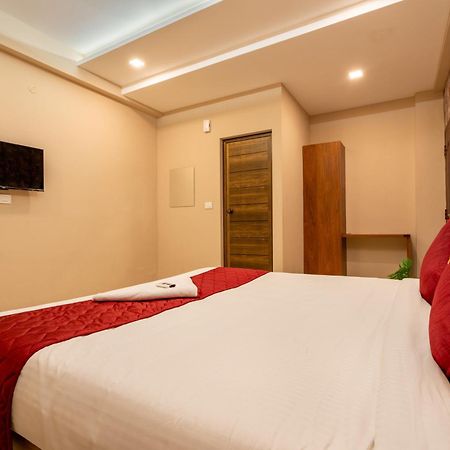 Yaad Residency Kochi Exterior foto