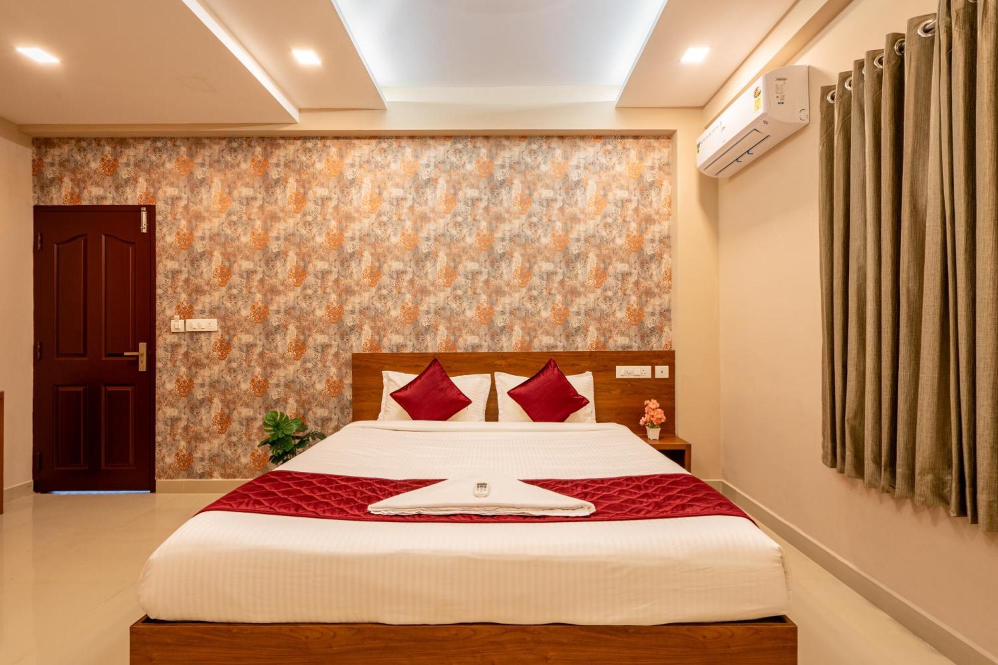 Yaad Residency Kochi Exterior foto